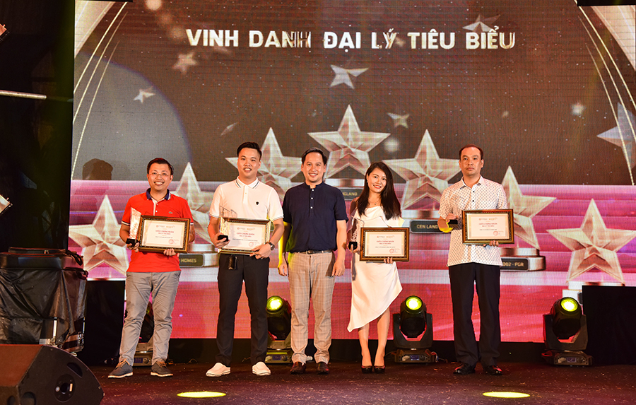 Mai Việt Land được vinh danh top 7 đại lý tiêu biểu của chủ đầu tư Flamingo Group
