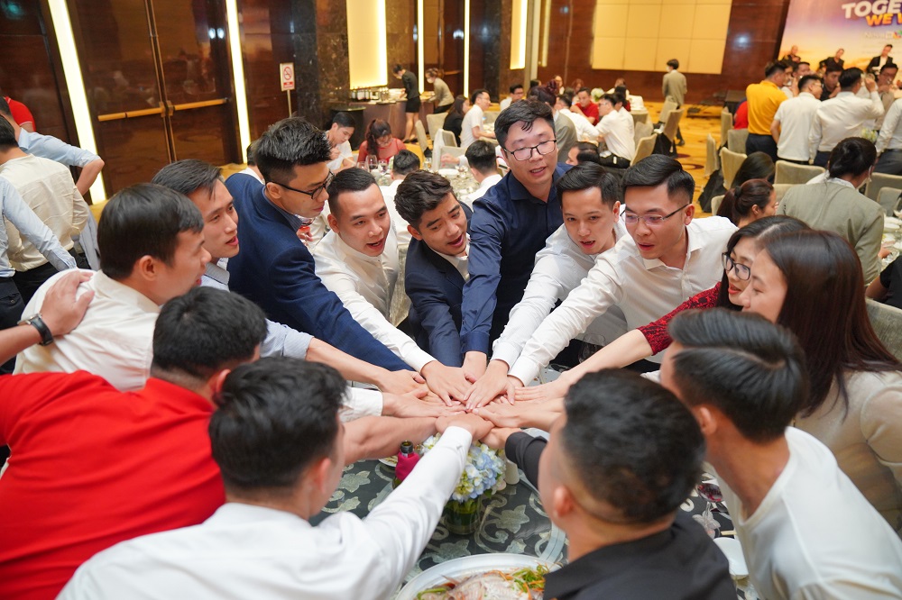 Ngập tràn cảm xúc trong buổi giao lưu “Together We Win” giữa Mai Việt Land và Toàn Thịnh Land 